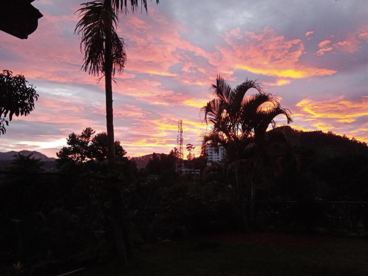 Top Heaven Ella Bagian luar foto