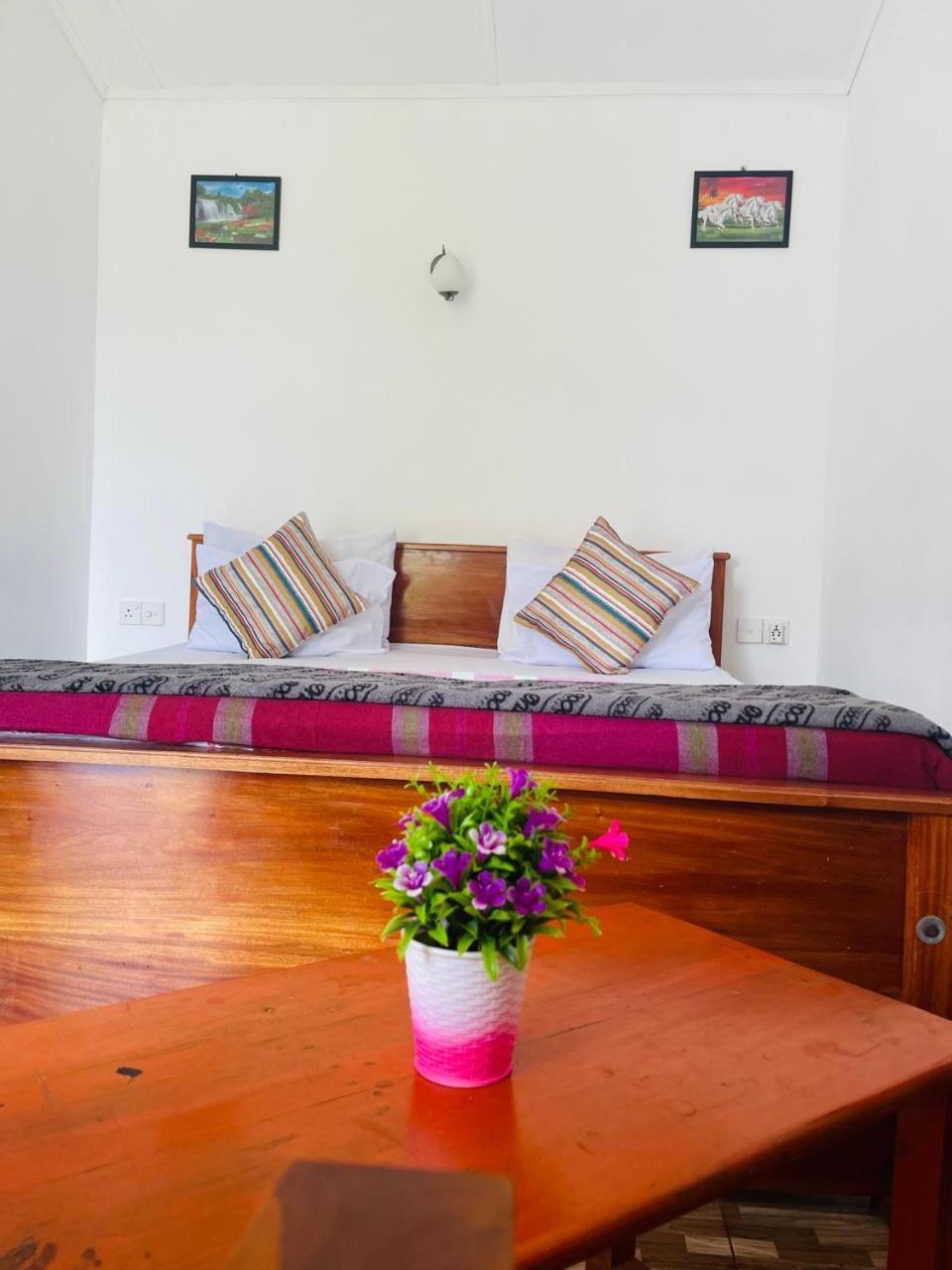 Top Heaven Apartment Ella Bagian luar foto